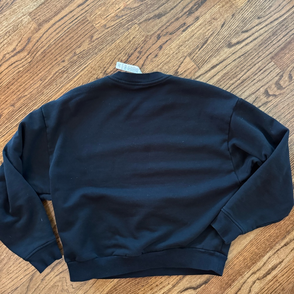 Great Condition. Size Small. - image 3